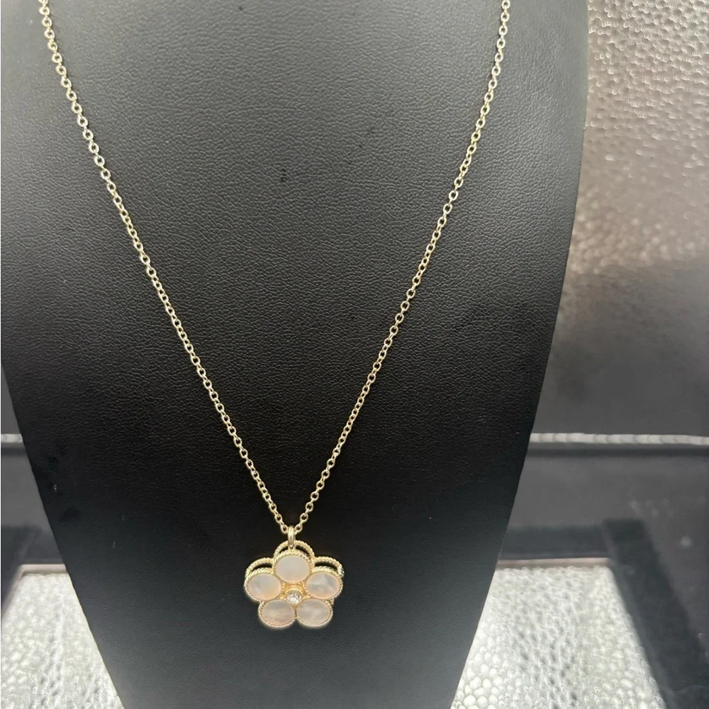 Elegant Sterling Silver Gold Flower Pendant Necklace All Mother Of Pearl